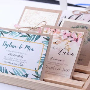 Invitaciones con traseras en kraft